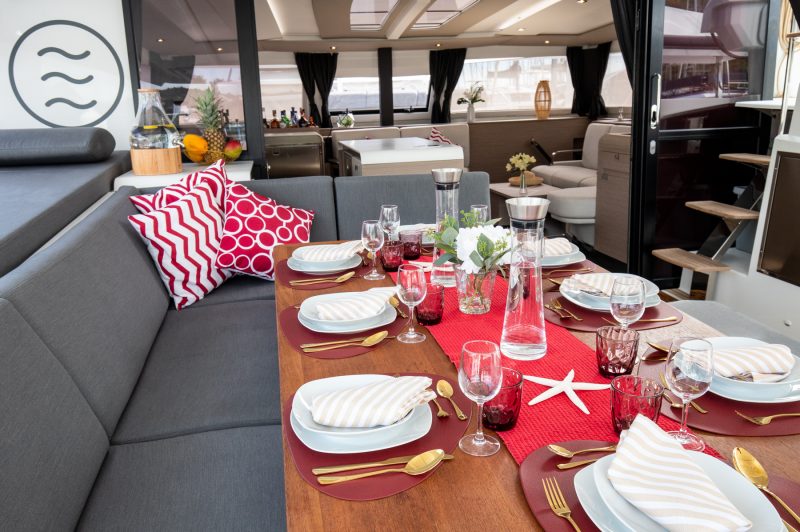 8-Caribbean-Charter-Yacht-VIENNA-Cockpit-Dining-Table
